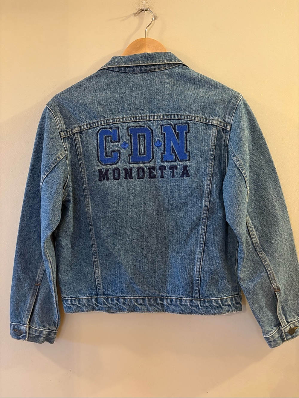 Vintage Mondetta Denim Trucker Jacket Medium Wash Jean Jacket, Sz L.
